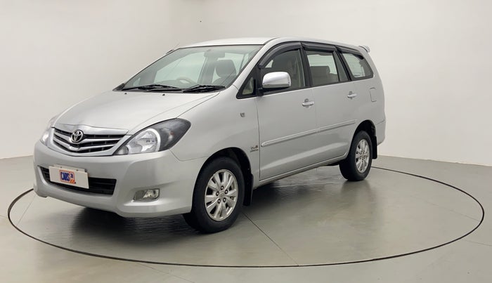 2011 Toyota Innova 2.5 V 8 STR, Diesel, Manual, 1,22,442 km, Left Front Diagonal (45- Degree) View