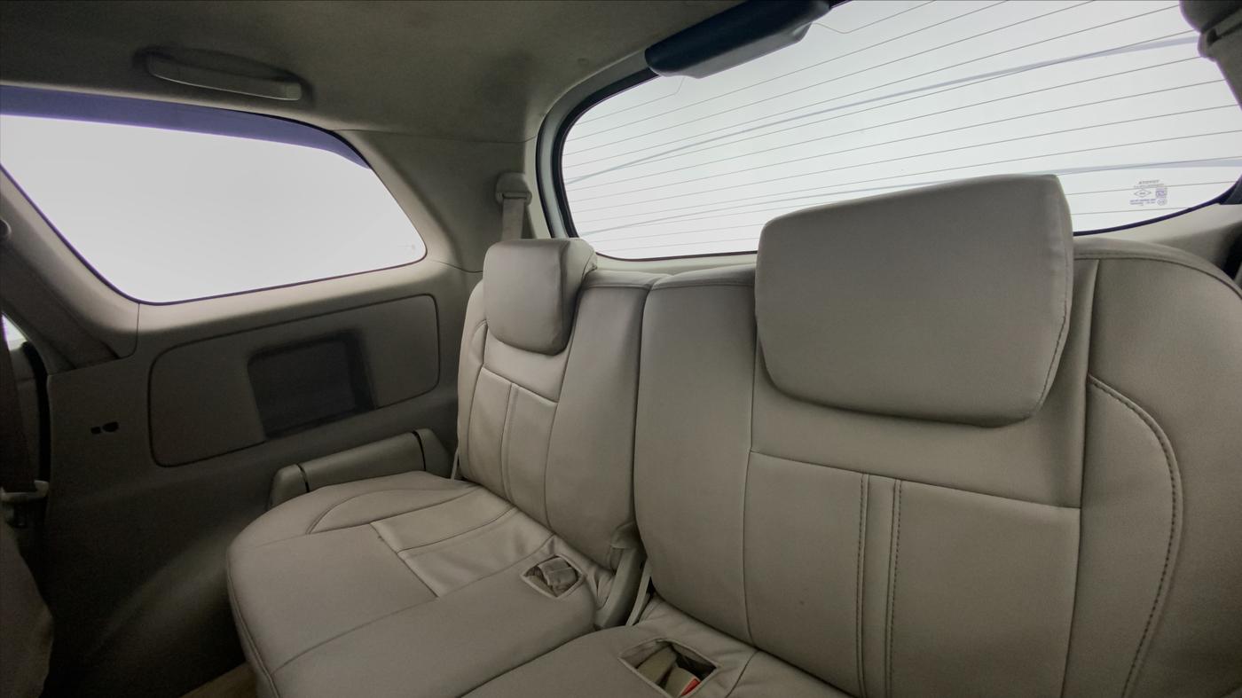 2011 Toyota Innova 2.5 V 8 STR, Diesel, Manual, 1,22,442 km, Third Seat Row