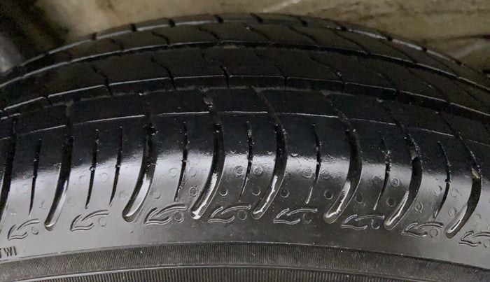 2020 Maruti S PRESSO VXI CNG, CNG, Manual, 21,556 km, Left Front Tyre Tread