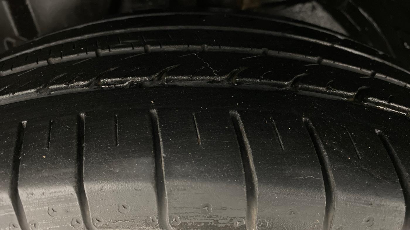 2020 MG HECTOR PLUS SHARP, Diesel, Manual, 19,052 km, Left Front Tyre Tread