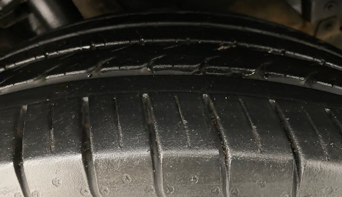 2020 MG HECTOR PLUS SHARP, Diesel, Manual, 19,052 km, Right Front Tyre Tread