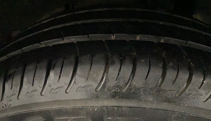 2021 Maruti Baleno SIGMA PETROL 1.2, Petrol, Manual, 76,167 km, Left Rear Tyre Tread