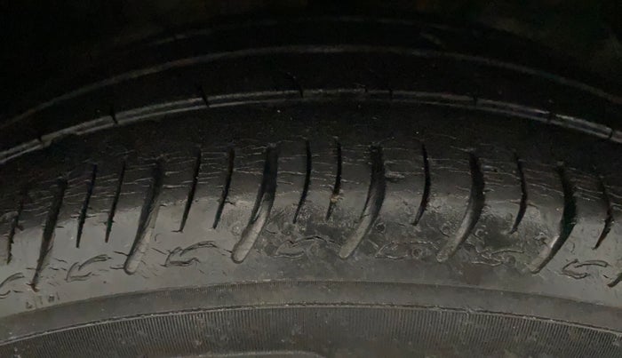 2021 Maruti Baleno SIGMA PETROL 1.2, Petrol, Manual, 76,167 km, Right Front Tyre Tread