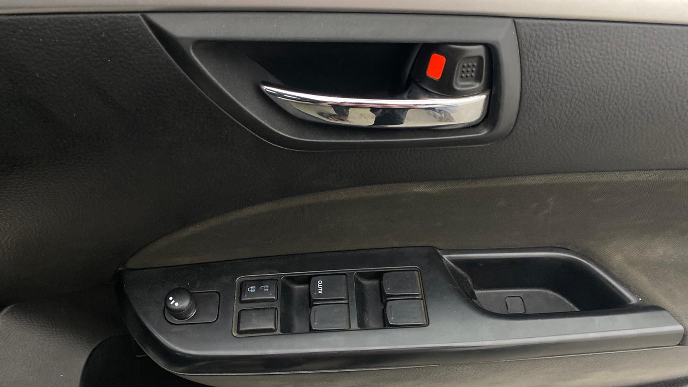 2014 Maruti Swift ZXI, Petrol, Manual, 1,13,160 km, Driver Side Door Panels Control