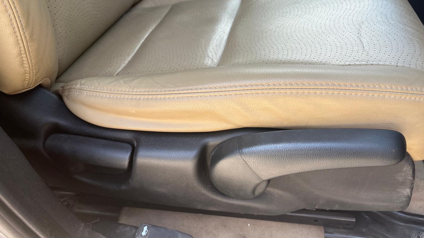 2017 Honda City 1.5L I-VTEC VX CVT, Petrol, Automatic, 39,647 km, Driver Side Adjustment Panel