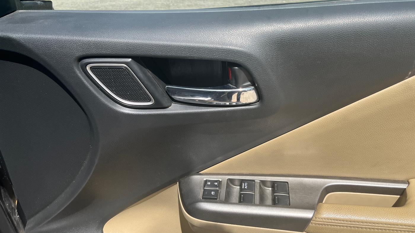 2017 Honda City 1.5L I-VTEC VX CVT, Petrol, Automatic, 39,647 km, Driver Side Door Panels Control