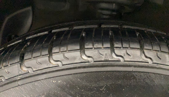2018 Hyundai Grand i10 MAGNA 1.2 KAPPA VTVT, Petrol, Manual, 95,648 km, Left Front Tyre Tread
