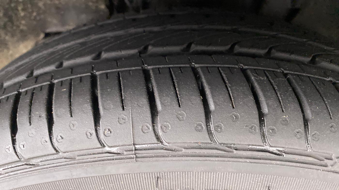 2022 Tata Tiago XZ+ 1.2 Revotron, Petrol, Manual, 2,836 km, Left Front Tyre Tread