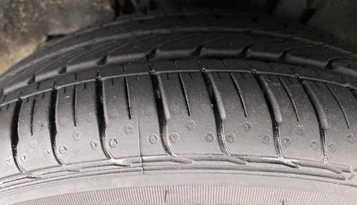 2022 Tata Tiago XZ+ 1.2 Revotron, Petrol, Manual, 2,836 km, Left Front Tyre Tread