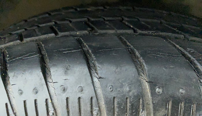 2017 Maruti Celerio ZXI AMT, Petrol, Automatic, 46,465 km, Right Front Tyre Tread