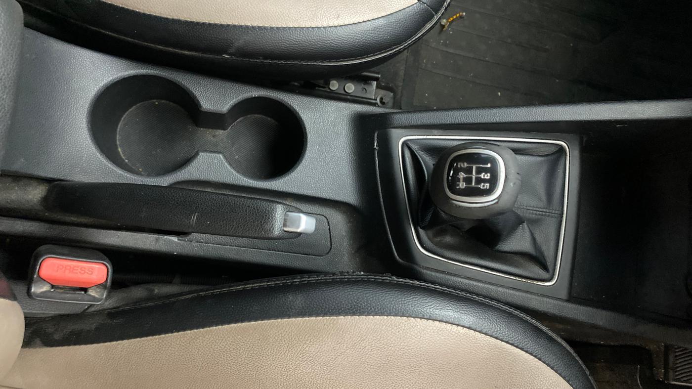2014 Hyundai Elite i20 ASTA 1.2, Petrol, Manual, 57,950 km, Gear Lever