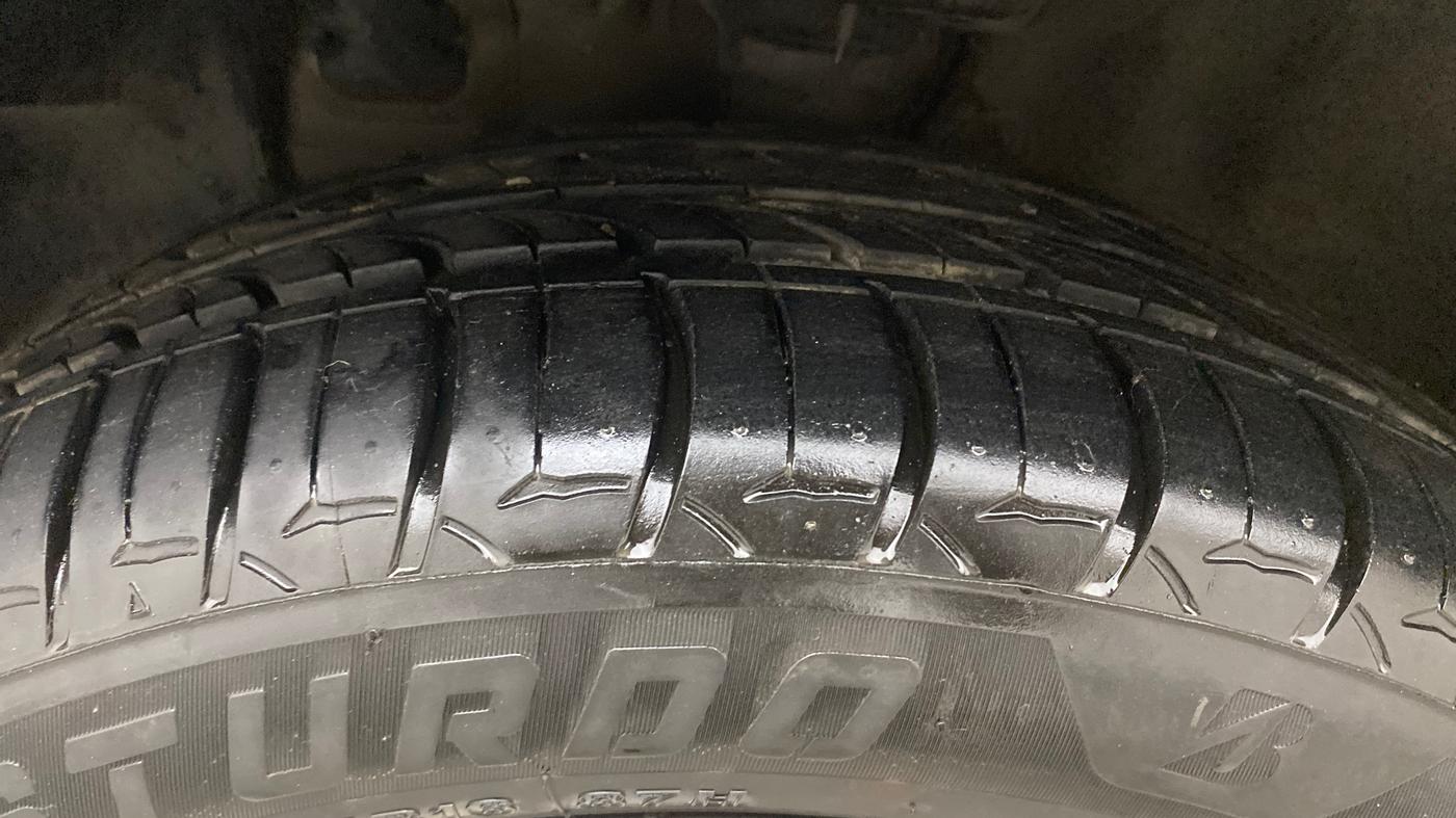 2014 Hyundai Elite i20 ASTA 1.2, Petrol, Manual, 57,950 km, Left Front Tyre Tread