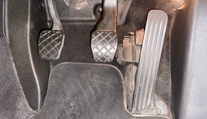 2010 Volkswagen Jetta COMFORTLINE 2.0L TDI, Diesel, Manual, 1,29,205 km, Pedals