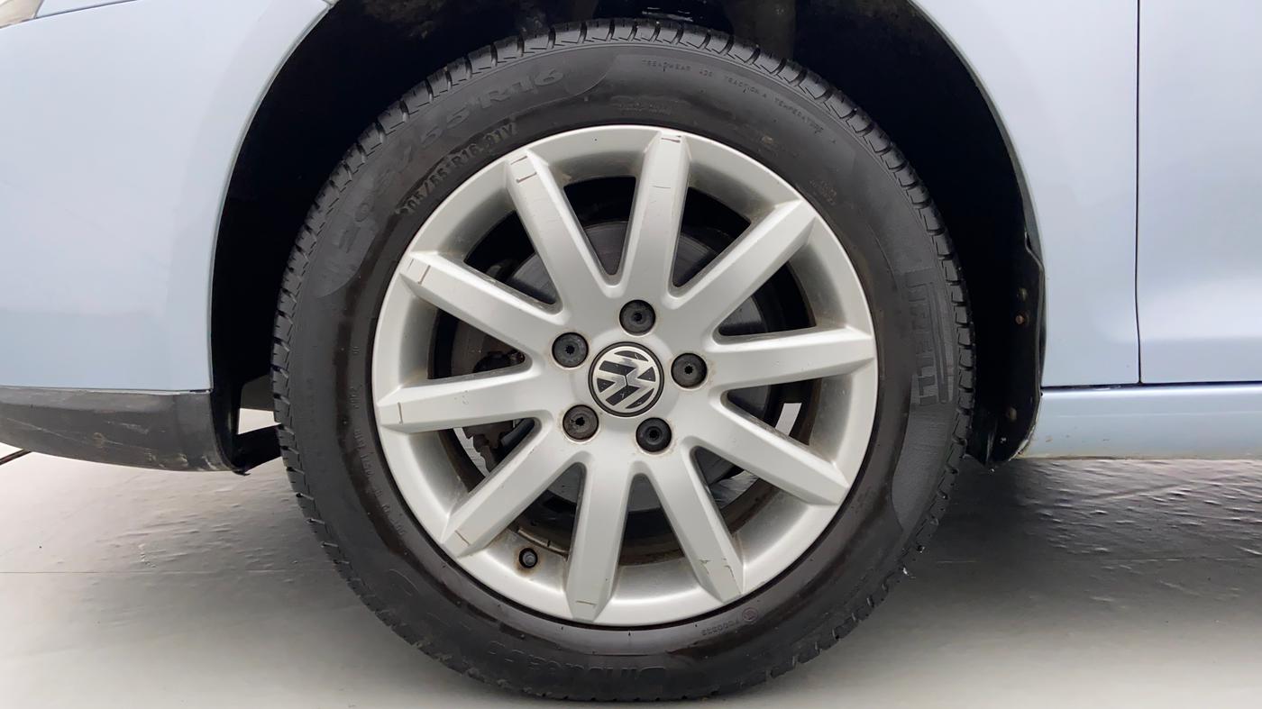 2010 Volkswagen Jetta COMFORTLINE 2.0L TDI, Diesel, Manual, 1,29,205 km, Left Front Wheel