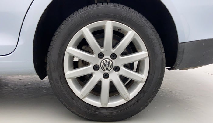 2010 Volkswagen Jetta COMFORTLINE 2.0L TDI, Diesel, Manual, 1,29,205 km, Left Rear Wheel