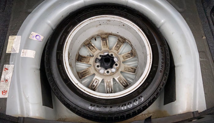 2010 Volkswagen Jetta COMFORTLINE 2.0L TDI, Diesel, Manual, 1,29,205 km, Spare Tyre