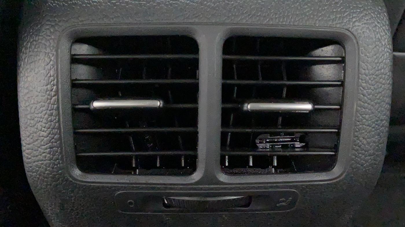 2010 Volkswagen Jetta COMFORTLINE 2.0L TDI, Diesel, Manual, 1,29,205 km, Rear AC Vents