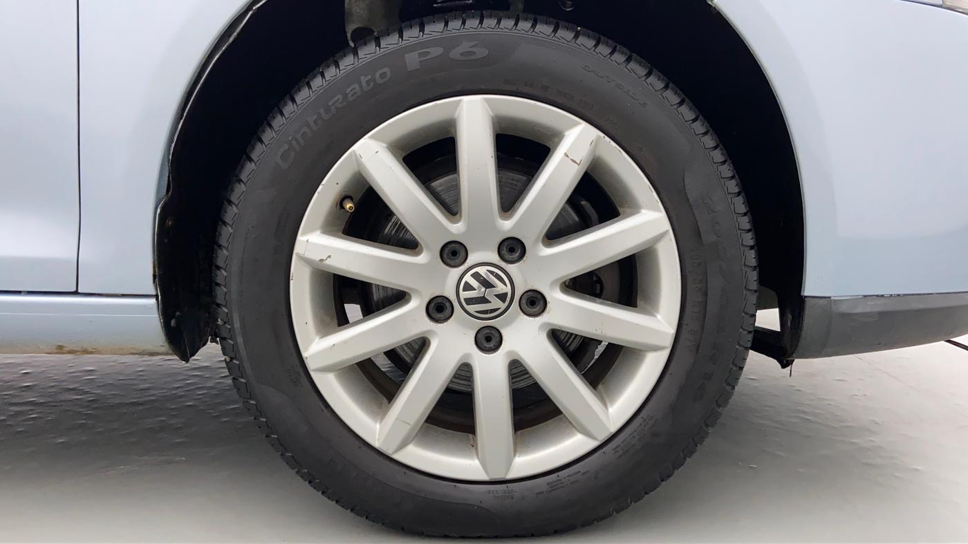 2010 Volkswagen Jetta COMFORTLINE 2.0L TDI, Diesel, Manual, 1,29,205 km, Right Front Wheel