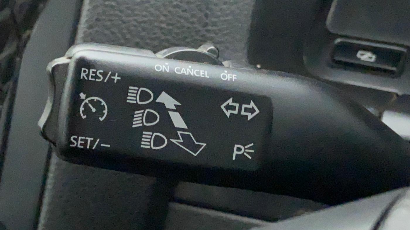 2010 Volkswagen Jetta COMFORTLINE 2.0L TDI, Diesel, Manual, 1,29,205 km, Adaptive Cruise Control