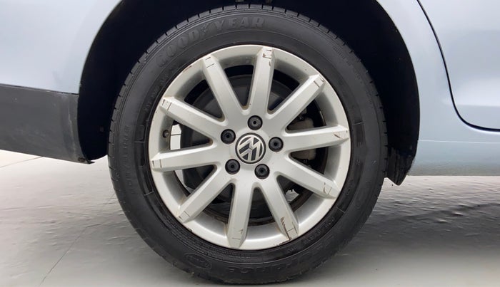 2010 Volkswagen Jetta COMFORTLINE 2.0L TDI, Diesel, Manual, 1,29,205 km, Right Rear Wheel