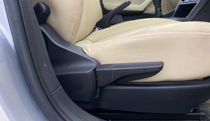 2025 Volkswagen VIRTUS COMFORTLINE TSI 1.0 MT, Petrol, Manual, 1,767 km, Driver Side Adjustment Panel