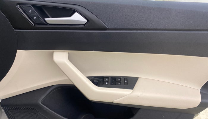 2025 Volkswagen VIRTUS COMFORTLINE TSI 1.0 MT, Petrol, Manual, 1,767 km, Driver Side Door Panels Control