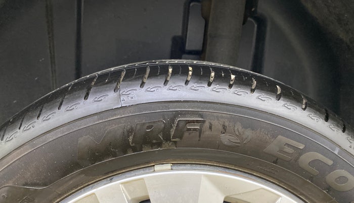 2025 Volkswagen VIRTUS COMFORTLINE TSI 1.0 MT, Petrol, Manual, 1,767 km, Left Rear Tyre Tread