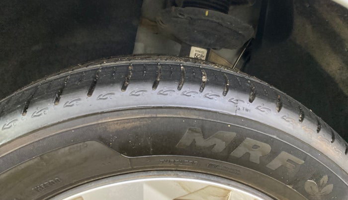 2025 Volkswagen VIRTUS COMFORTLINE TSI 1.0 MT, Petrol, Manual, 1,767 km, Left Front Tyre Tread