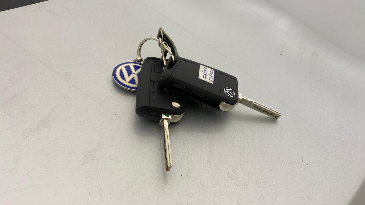 2025 Volkswagen VIRTUS COMFORTLINE TSI 1.0 MT, Petrol, Manual, 1,767 km, Key Close Up
