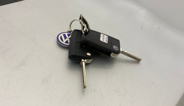 2025 Volkswagen VIRTUS COMFORTLINE TSI 1.0 MT, Petrol, Manual, 1,767 km, Key Close Up
