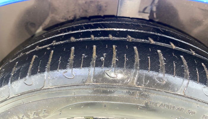 2018 Hyundai Grand i10 SPORTZ AT 1.2 KAPPA VTVT, Petrol, Automatic, 31,582 km, Left Front Tyre Tread
