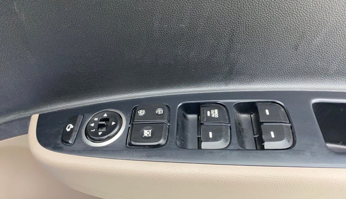 2018 Hyundai Grand i10 SPORTZ AT 1.2 KAPPA VTVT, Petrol, Automatic, 31,582 km, Driver Side Door Panels Control