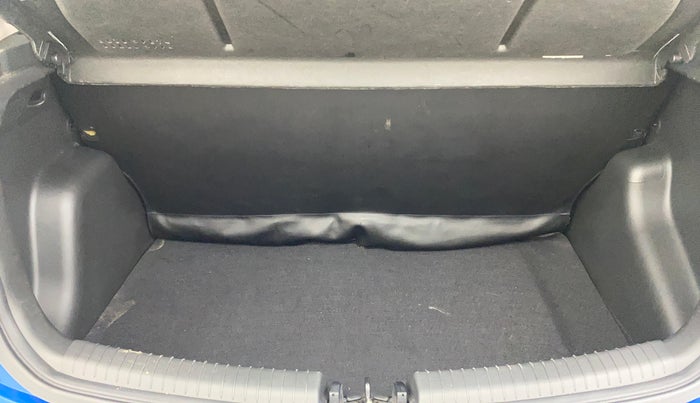 2018 Hyundai Grand i10 SPORTZ AT 1.2 KAPPA VTVT, Petrol, Automatic, 31,582 km, Boot Inside