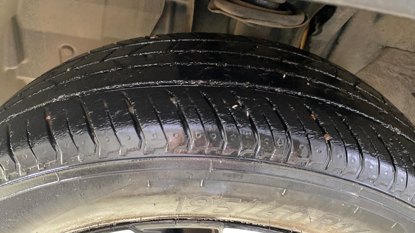 2021 Nissan MAGNITE XV PREMIUM, Petrol, Manual, 30,873 km, Left Front Tyre Tread