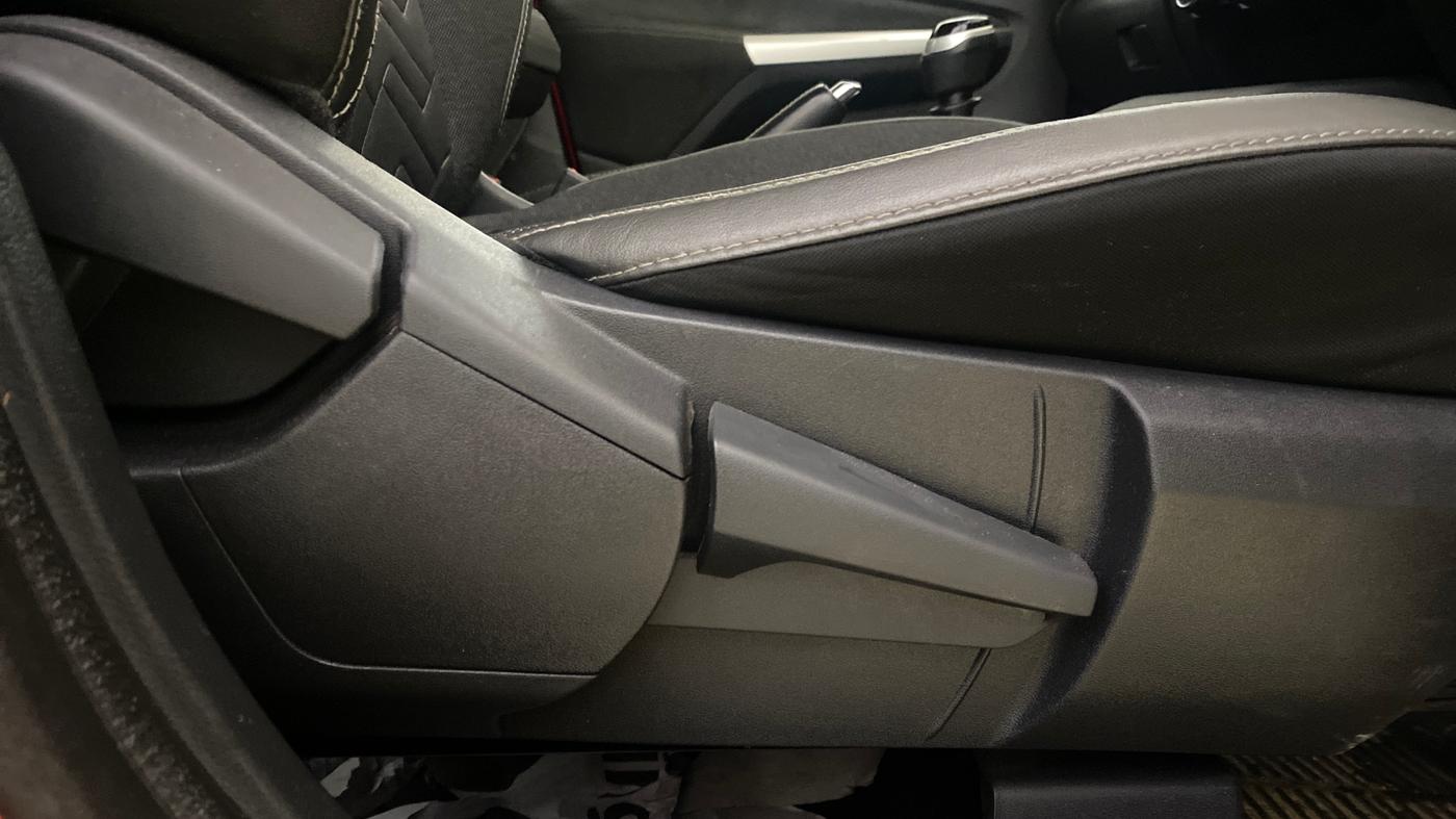 2021 Nissan MAGNITE XV PREMIUM, Petrol, Manual, 30,873 km, Driver Side Adjustment Panel