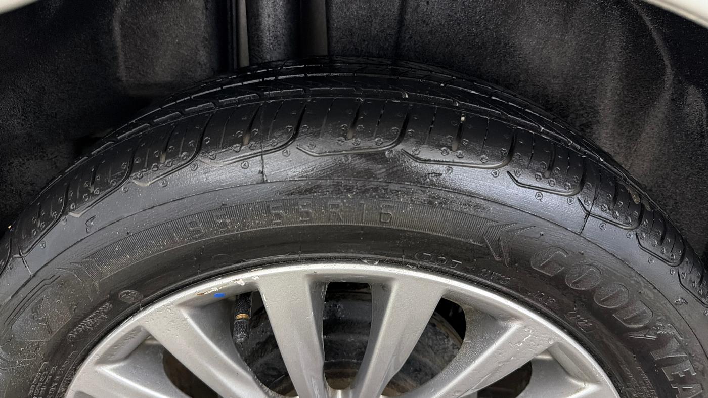 2016 Maruti Ciaz ZXI+, Petrol, Manual, 35,915 km, Right Rear Tyre Tread