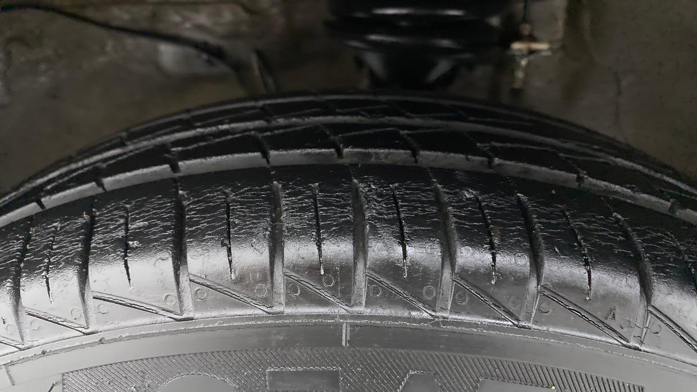 2019 Maruti Alto LXI, Petrol, Manual, 14,661 km, Left Front Tyre Tread