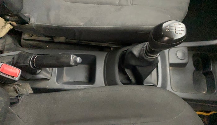 2016 Renault Kwid RXL, Petrol, Manual, 1,11,165 km, Gear Lever