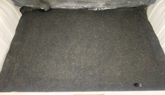 2016 Renault Kwid RXL, Petrol, Manual, 1,11,165 km, Boot Inside