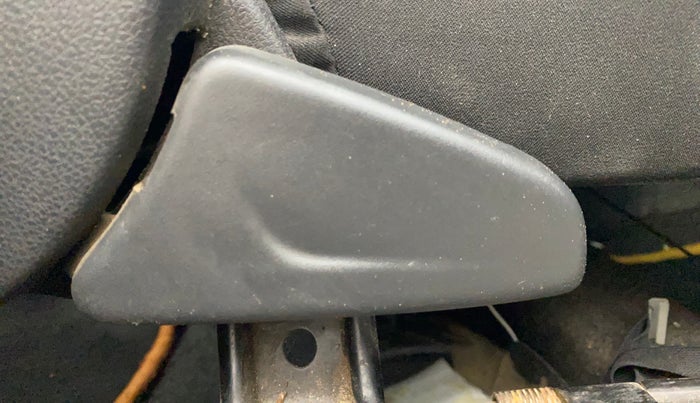 2016 Renault Kwid RXL, Petrol, Manual, 1,11,165 km, Driver Side Adjustment Panel