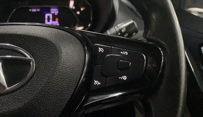 2020 Tata NEXON XZ PLUS (O) PETROL DUAL TONE, Petrol, Manual, 61,167 km, Adaptive Cruise Control