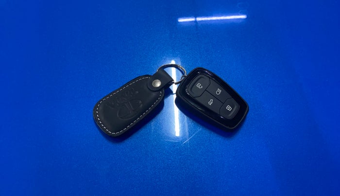2020 Tata NEXON XZ PLUS (O) PETROL DUAL TONE, Petrol, Manual, 61,167 km, Key Close Up