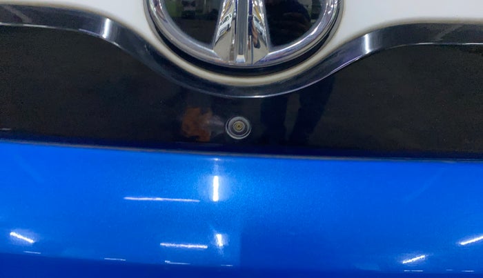 2020 Tata NEXON XZ PLUS (O) PETROL DUAL TONE, Petrol, Manual, 61,167 km, Parking Camera