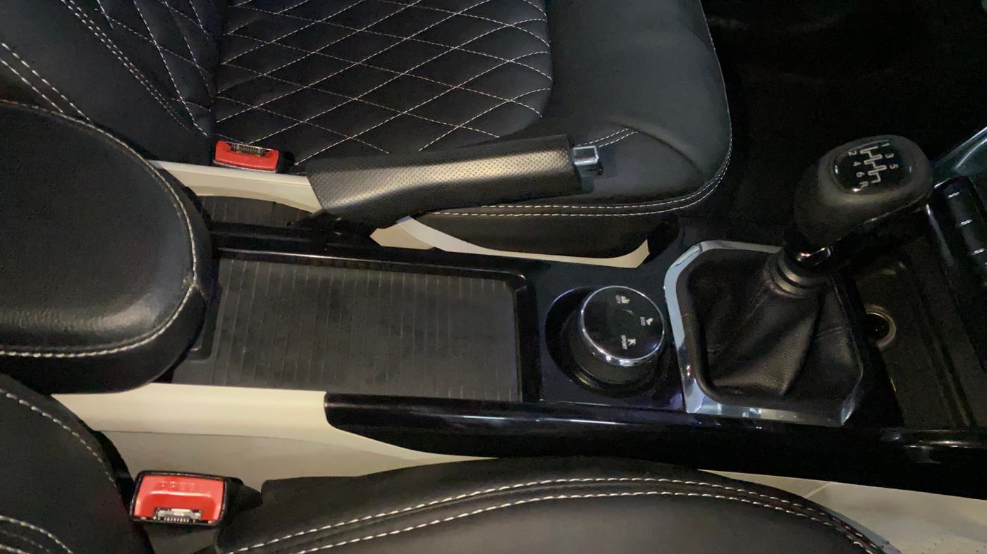 2020 Tata NEXON XZ PLUS (O) PETROL DUAL TONE, Petrol, Manual, 61,167 km, Gear Lever