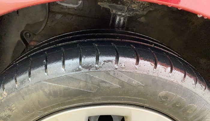 2014 Hyundai Grand i10 SPORTZ 1.2 KAPPA VTVT, Petrol, Manual, 65,360 km, Left Front Tyre Tread