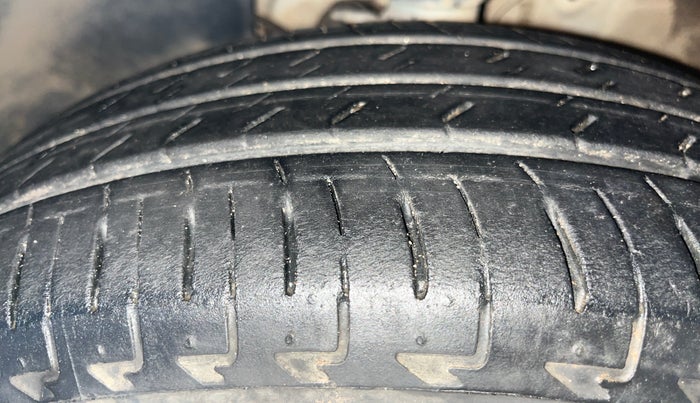 2018 Maruti IGNIS ALPHA 1.2 AMT, Petrol, Automatic, 90,415 km, Left Front Tyre Tread