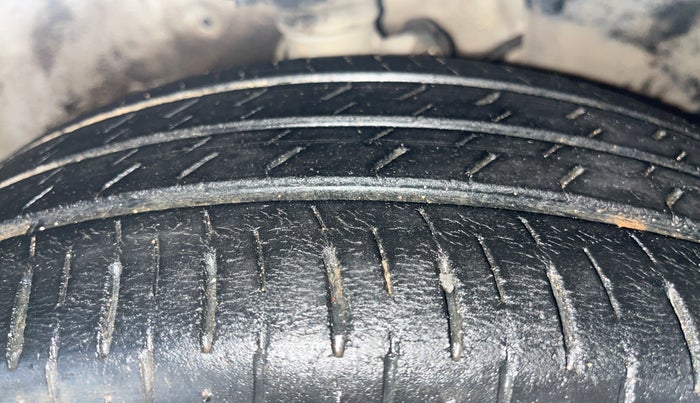 2018 Maruti IGNIS ALPHA 1.2 AMT, Petrol, Automatic, 90,415 km, Right Front Tyre Tread