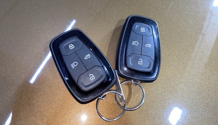 2023 Tata PUNCH CREATIVE  AMT, Petrol, Automatic, 11,807 km, Key Close Up