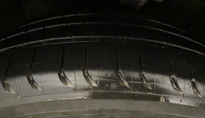 2017 Hyundai Creta SX PLUS AT 1.6 PETROL, Petrol, Automatic, 74,242 km, Left Front Tyre Tread