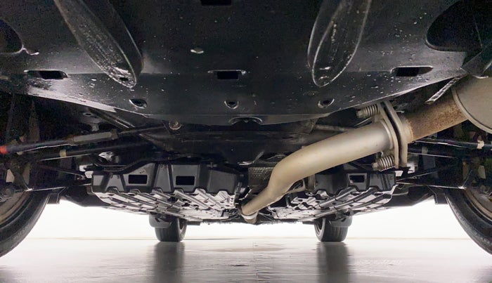 2015 Toyota Camry HYBRID AT, Petrol, Automatic, 1,52,145 km, Rear Underbody